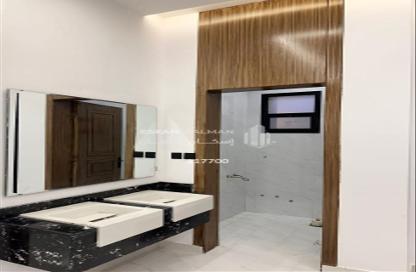 طابق كامل - 5 غرف نوم - 3 حمامات للبيع في الرمال - الرياض - الرياض طابق كامل - 5 غرف نوم - 3 حمامات للبيع في الرمال - الرياض - الرياض
