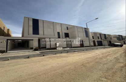 Apartment - 5 Bedrooms - 3 Bathrooms for sale in Al Janadriyah - Riyadh - Ar Riyadh