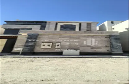 Full Floor - 5 Bedrooms - 4 Bathrooms for sale in Al Janadriyah - Riyadh - Ar Riyadh