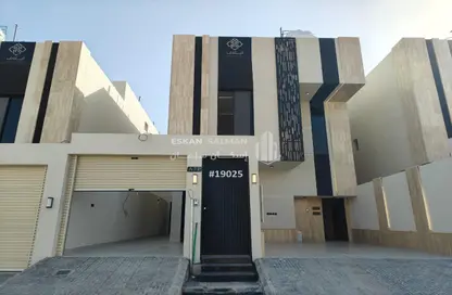 Full Floor - 5 Bedrooms - 4 Bathrooms for sale in Tuwaiq - Riyadh - Ar Riyadh