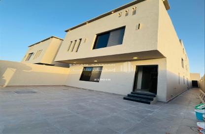 Villa - 7+ Bedrooms - 6 Bathrooms for sale in العزيزية - Al Jubail - Eastern