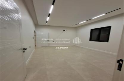 Apartment - 7 Bedrooms - 4 Bathrooms for sale in Badr - Riyadh - Ar Riyadh Apartment - 7 Bedrooms - 4 Bathrooms for sale in Badr - Riyadh - Ar Riyadh