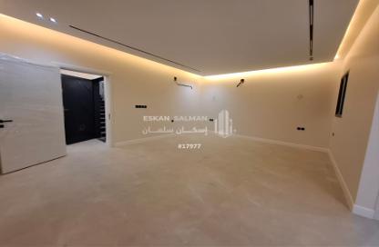 Apartment - 7 Bedrooms - 4 Bathrooms for sale in Badr - Riyadh - Ar Riyadh Apartment - 7 Bedrooms - 4 Bathrooms for sale in Badr - Riyadh - Ar Riyadh