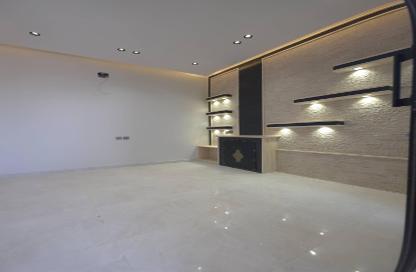 Villa - 5 Bedrooms - 3 Bathrooms for sale in Al Janadriyah - Riyadh - Ar Riyadh