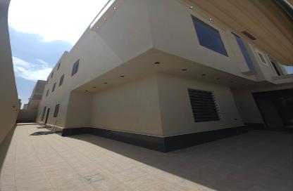 Villa - 5 Bedrooms - 3 Bathrooms for sale in Al Janadriyah - Riyadh - Ar Riyadh