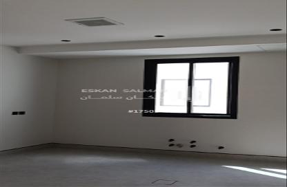 طابق كامل - 6 غرف نوم - 3 حمامات للبيع في المعيزيلة - الرياض - الرياض