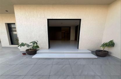 Full Floor - 4 Bedrooms - 5 Bathrooms for sale in Al Janadriyah - Riyadh - Ar Riyadh