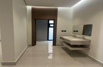 Full Floor - 4 Bedrooms - 5 Bathrooms for sale in Al Janadriyah - Riyadh - Ar Riyadh