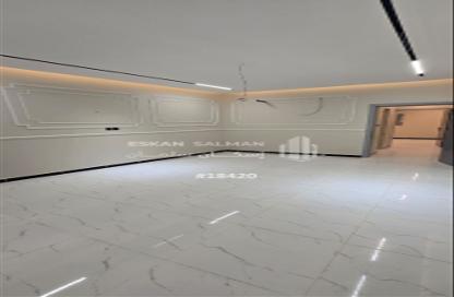 Apartment - 5 Bedrooms - 3 Bathrooms for sale in Aleasiluh - Jazan Apartment - 5 Bedrooms - 3 Bathrooms for sale in Aleasiluh - Jazan
