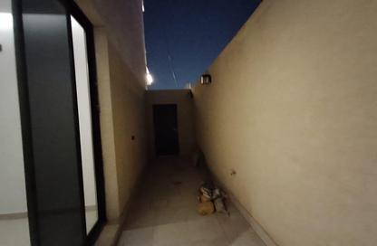 Apartment - 4 Bedrooms - 3 Bathrooms for sale in Al Munisiyah - Riyadh - Ar Riyadh