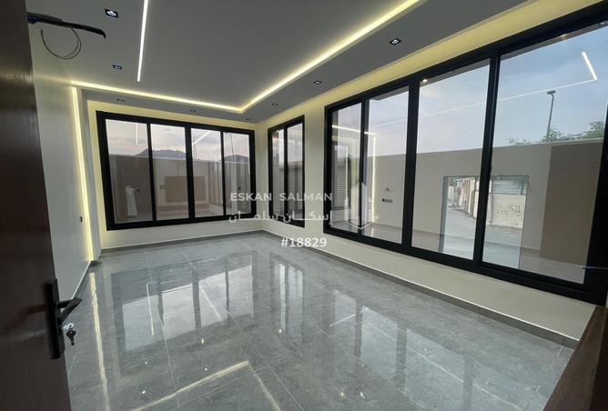 2P8h9aeawMa - Property Image 2