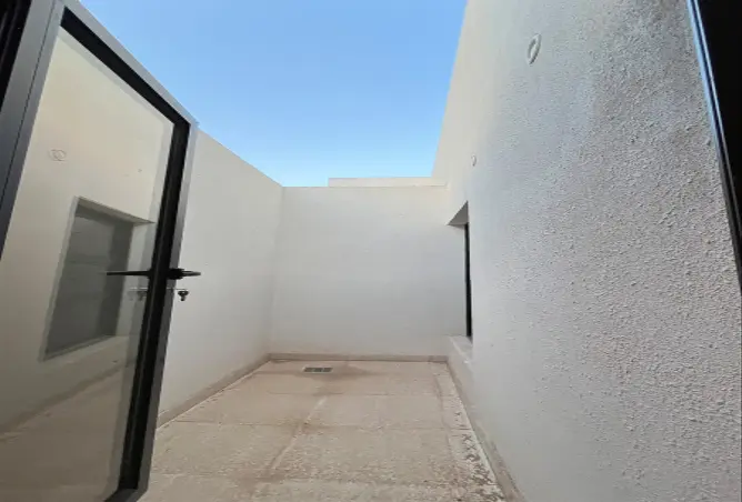 51940370 - Property Image 3