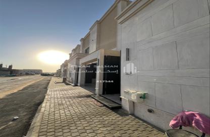 فيلا - 8 غرف نوم - 7 حمامات للبيع في الرمال - الرياض - الرياض