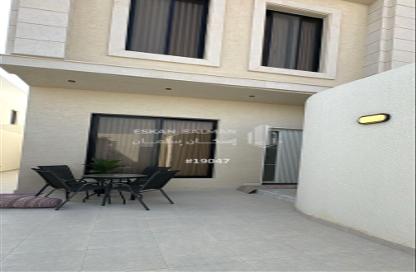 Full Floor - 5 Bedrooms - 3 Bathrooms for sale in Uqaz - Riyadh - Ar Riyadh