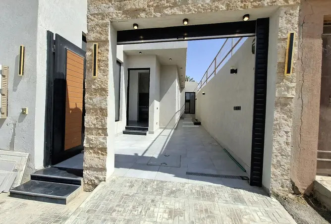 52273894 - Property Image 2