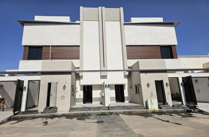 Full Floor - 5 Bedrooms - 3 Bathrooms for sale in Al Munisiyah - Riyadh - Ar Riyadh