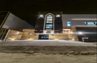 Full Floor - 6 Bedrooms - 4 Bathrooms for sale in Al Janadriyah - Riyadh - Ar Riyadh