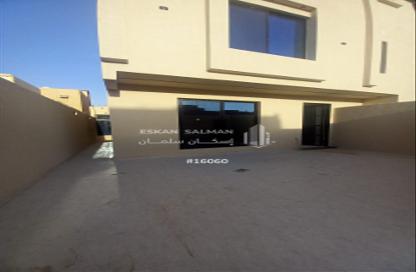 Full Floor - 6 Bedrooms - 4 Bathrooms for sale in Ghirnatah - Almuzahimih - Ar Riyadh