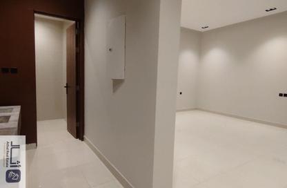طابق كامل - 4 - 4 للبيع في اليرموك - الرياض - الرياض طابق كامل - 4 - 4 للبيع في اليرموك - الرياض - الرياض