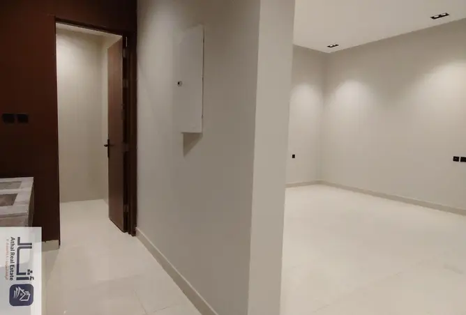 52348210 - Property Image 3
