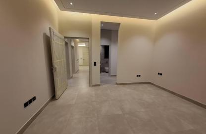 Apartment - 5 Bedrooms - 3 Bathrooms for sale in Al Yarmuk - Riyadh - Ar Riyadh