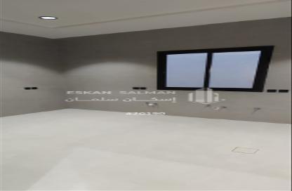 Full Floor - 5 Bedrooms - 4 Bathrooms for sale in Al Janadriyah - Riyadh - Ar Riyadh