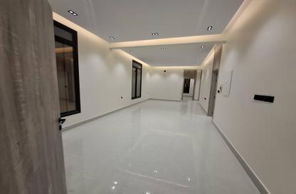 Full Floor - 4 Bedrooms - 3 Bathrooms for sale in Al Maizialah - Riyadh - Ar Riyadh