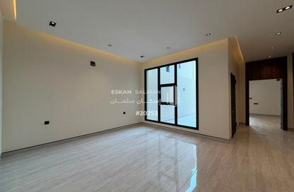 Full Floor - 5 Bedrooms - 3 Bathrooms for sale in Al Janadriyah - Riyadh - Ar Riyadh