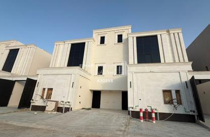 Full Floor - 5 Bedrooms - 3 Bathrooms for sale in Al Janadriyah - Riyadh - Ar Riyadh