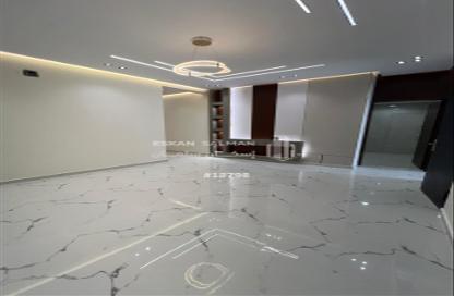 Apartment - 5 Bedrooms - 3 Bathrooms for sale in Al Janadriyah - Riyadh - Ar Riyadh