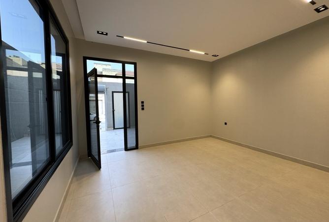 51813645 - Property Image 2