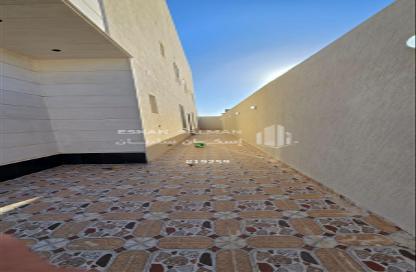 Full Floor - 5 Bedrooms - 2 Bathrooms for sale in An Nadheem - Riyadh - Ar Riyadh
