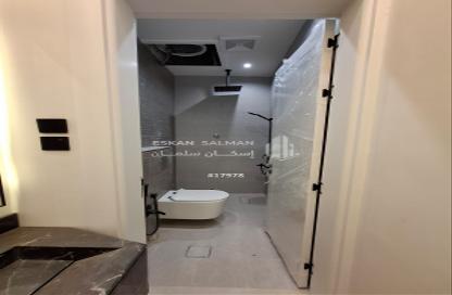 Full Floor - 7 Bedrooms - 4 Bathrooms for sale in Badr - Riyadh - Ar Riyadh