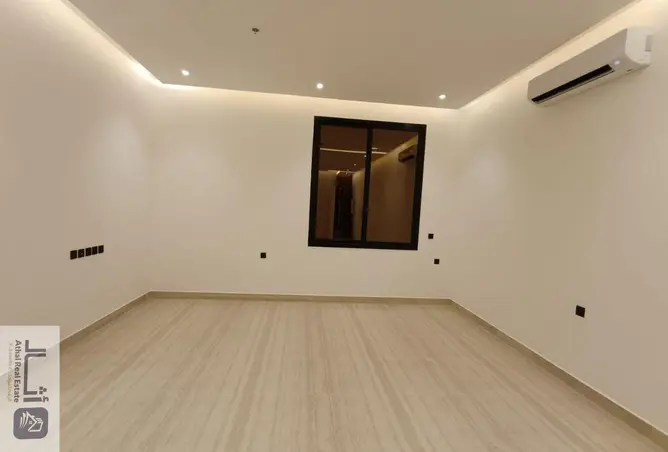 52122745 - Property Image 3