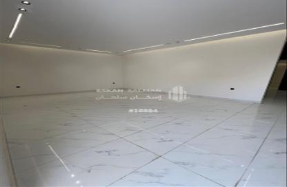 طابق كامل - 6 غرف نوم - 4 حمامات للبيع في المونسية - الرياض - الرياض
