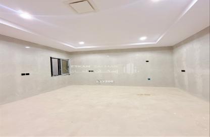 Apartment - 5 Bedrooms - 5 Bathrooms for sale in Badr - Ad Dammam - Eastern Apartment - 5 Bedrooms - 5 Bathrooms for sale in Badr - Ad Dammam - Eastern