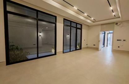 Full Floor - 5 Bedrooms - 4 Bathrooms for sale in An Nahdah - Riyadh - Ar Riyadh