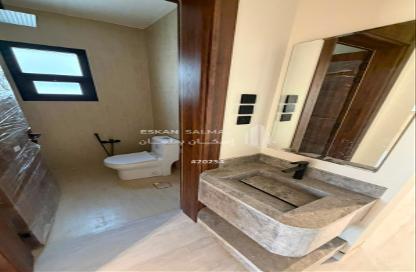 Apartment - 4 Bedrooms - 3 Bathrooms for sale in Al Janadriyah - Riyadh - Ar Riyadh