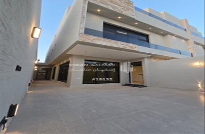طابق كامل - 5 غرف نوم - 3 حمامات للبيع في النهضة - الرياض - الرياض