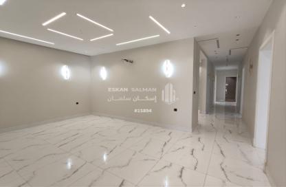 Apartment - 5 Bedrooms - 3 Bathrooms for sale in As Safa - Jeddah - Makkah Al Mukarramah Apartment - 5 Bedrooms - 3 Bathrooms for sale in As Safa - Jeddah - Makkah Al Mukarramah