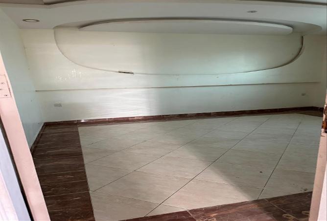 2Obr54lkLvU - Property Image 3