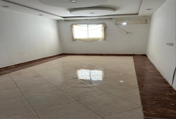 2Obr54lkLvU - Property Image 2