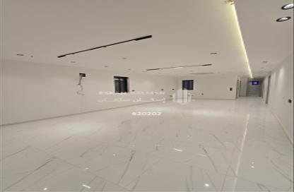 Apartment - 5 Bedrooms - 3 Bathrooms for sale in East Naseem - Riyadh - Ar Riyadh Apartment - 5 Bedrooms - 3 Bathrooms for sale in East Naseem - Riyadh - Ar Riyadh