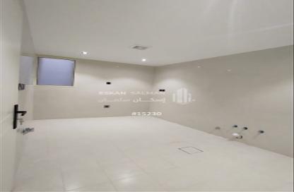 Apartment - 5 Bedrooms - 3 Bathrooms for sale in Dahiyat Al Malik Fahd - Ad Dammam - Eastern Apartment - 5 Bedrooms - 3 Bathrooms for sale in Dahiyat Al Malik Fahd - Ad Dammam - Eastern