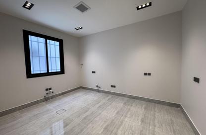 Full Floor - 5 Bedrooms - 4 Bathrooms for sale in Ar Rimal - Riyadh - Ar Riyadh