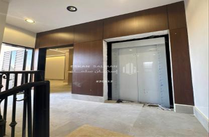 Apartment - 5 Bedrooms - 3 Bathrooms for sale in Al Janadriyah - Riyadh - Ar Riyadh Apartment - 5 Bedrooms - 3 Bathrooms for sale in Al Janadriyah - Riyadh - Ar Riyadh