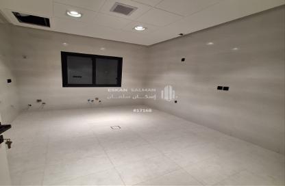 طابق كامل - 7 غرف نوم - 4 حمامات للبيع في العقيق - الخبر - الشرقية طابق كامل - 7 غرف نوم - 4 حمامات للبيع في العقيق - الخبر - الشرقية
