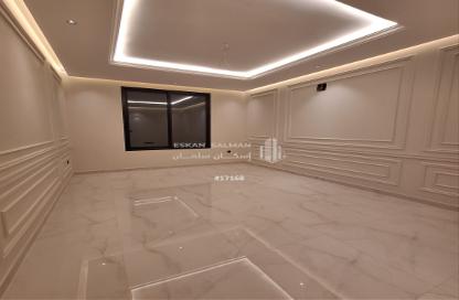 طابق كامل - 7 غرف نوم - 4 حمامات للبيع في العقيق - الخبر - الشرقية طابق كامل - 7 غرف نوم - 4 حمامات للبيع في العقيق - الخبر - الشرقية