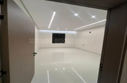 Full Floor - 5 Bedrooms - 3 Bathrooms for sale in Al Murjan - Riyadh - Ar Riyadh