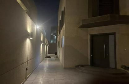 Villa - 3 Bedrooms - 5 Bathrooms for rent in Al Munisiyah - Riyadh - Ar Riyadh
